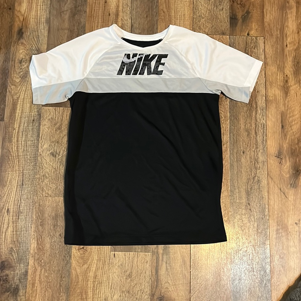 Boys Nike t shirt